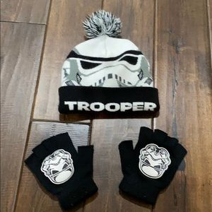 Kids Star Wars Storm Trooper hat and gloves